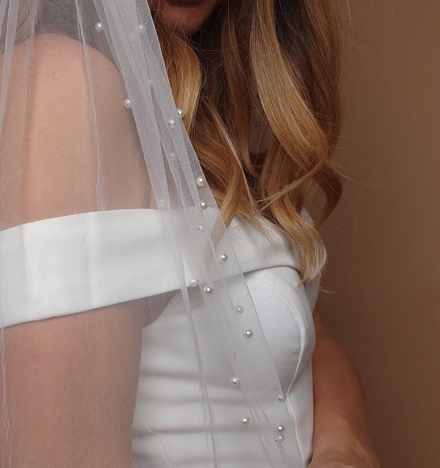 Pearl Veil White Veil with comb Pearl Edge Veil Fingertip Veil for Bride Veil with pearls Cathedral Veil Pearl Veil