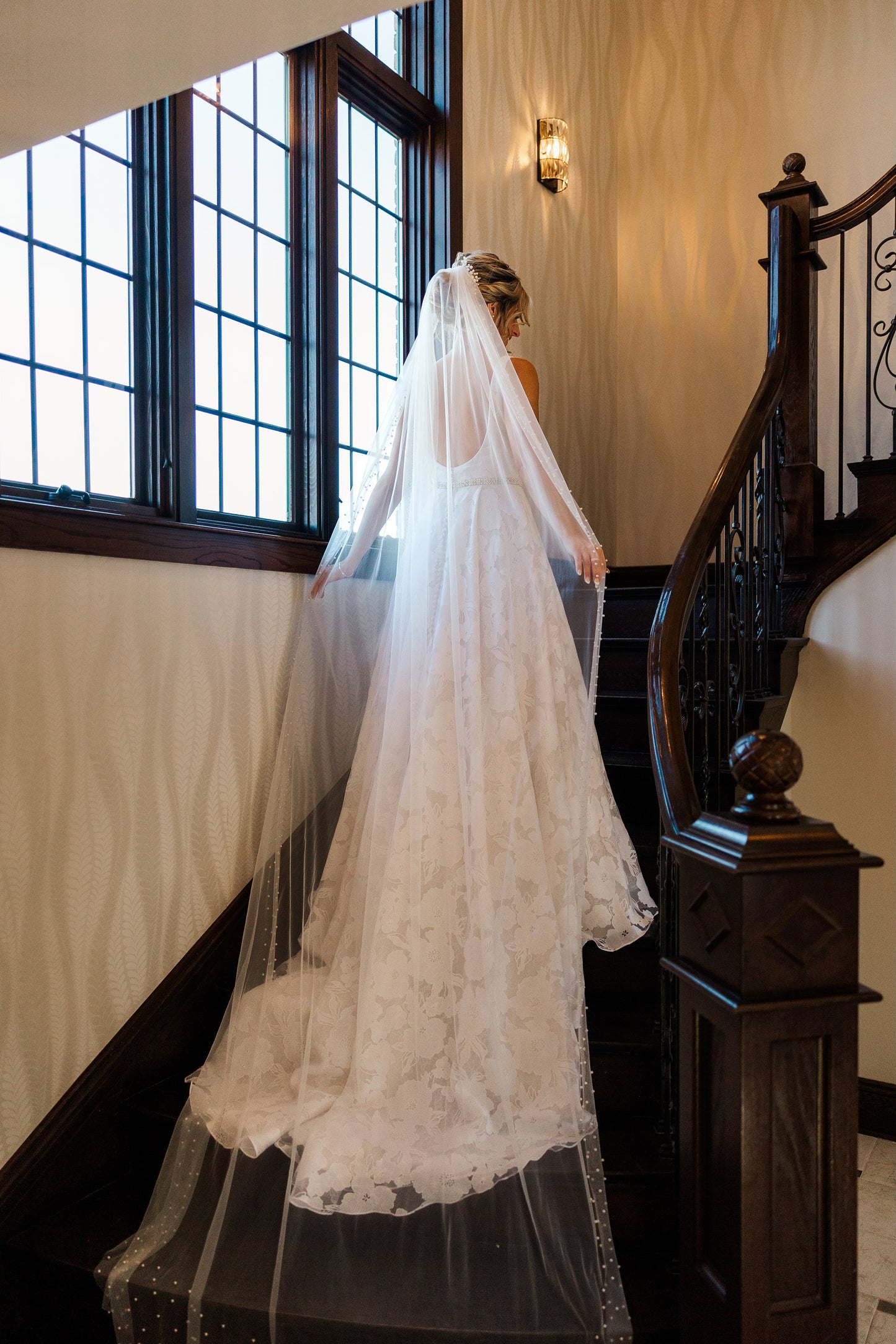 Pearl Veil White Veil with comb Pearl Edge Veil Fingertip Veil for Bride Veil with pearls Cathedral Veil Pearl Veil